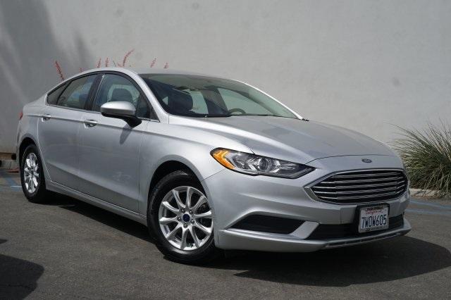 Ford Fusion S 2017