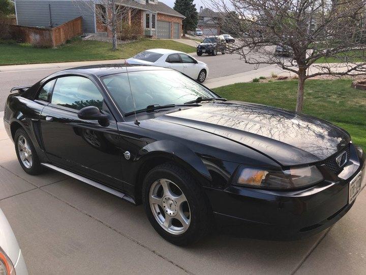 Ford Mustang 2D Coupe Base 2004