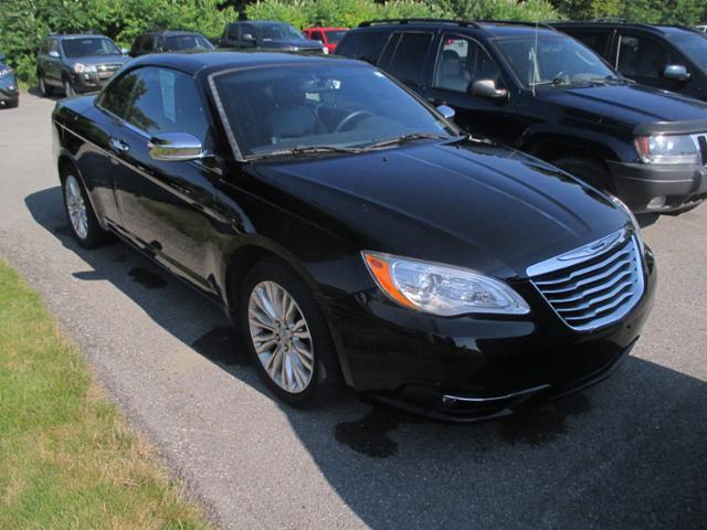 Chrysler 200 Limited Hard Top Convertible 2011