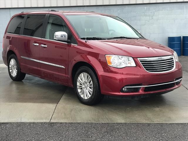 Chrysler Town & Country limited 2016
