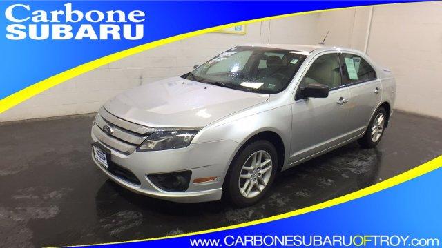 Ford Fusion S 2012