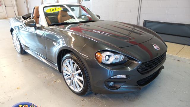 FIAT 124 Spider Lusso Convertible 2017