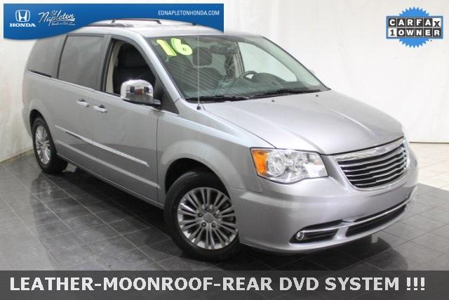 Chrysler Town & Country Touring-L 2016