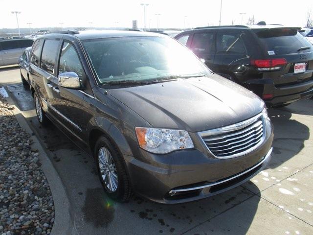 Chrysler Town & Country Touring-L 2015