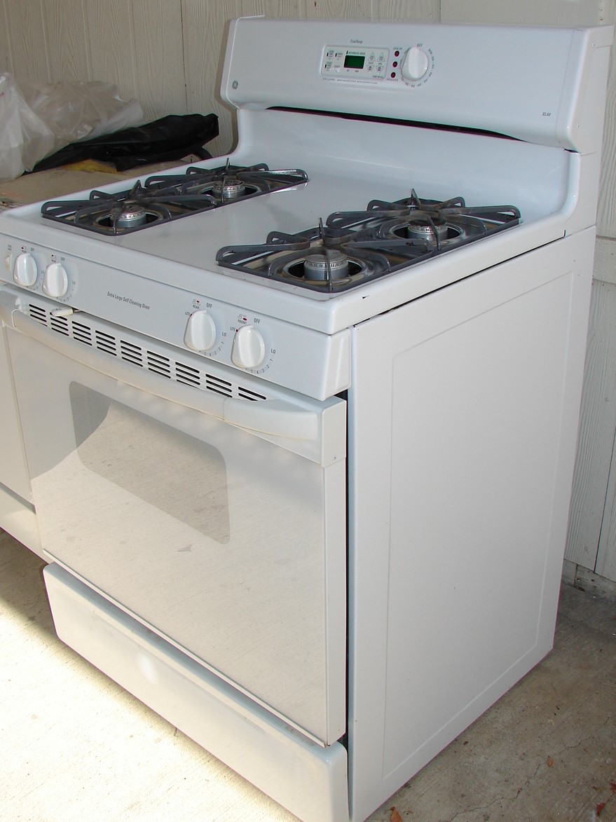 General Electric (GE) TRUE TEMP Self Cleaing Oven 