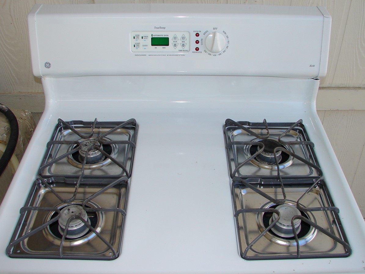 General Electric (GE) TRUE TEMP Self Cleaing Oven 