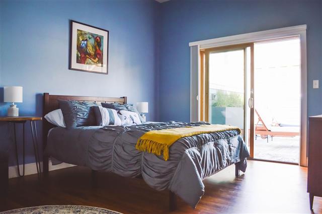 New Price! 2BR/2BA Luxury apartment in beautiful downtown Somersworth w/ amazing rooftop deck!