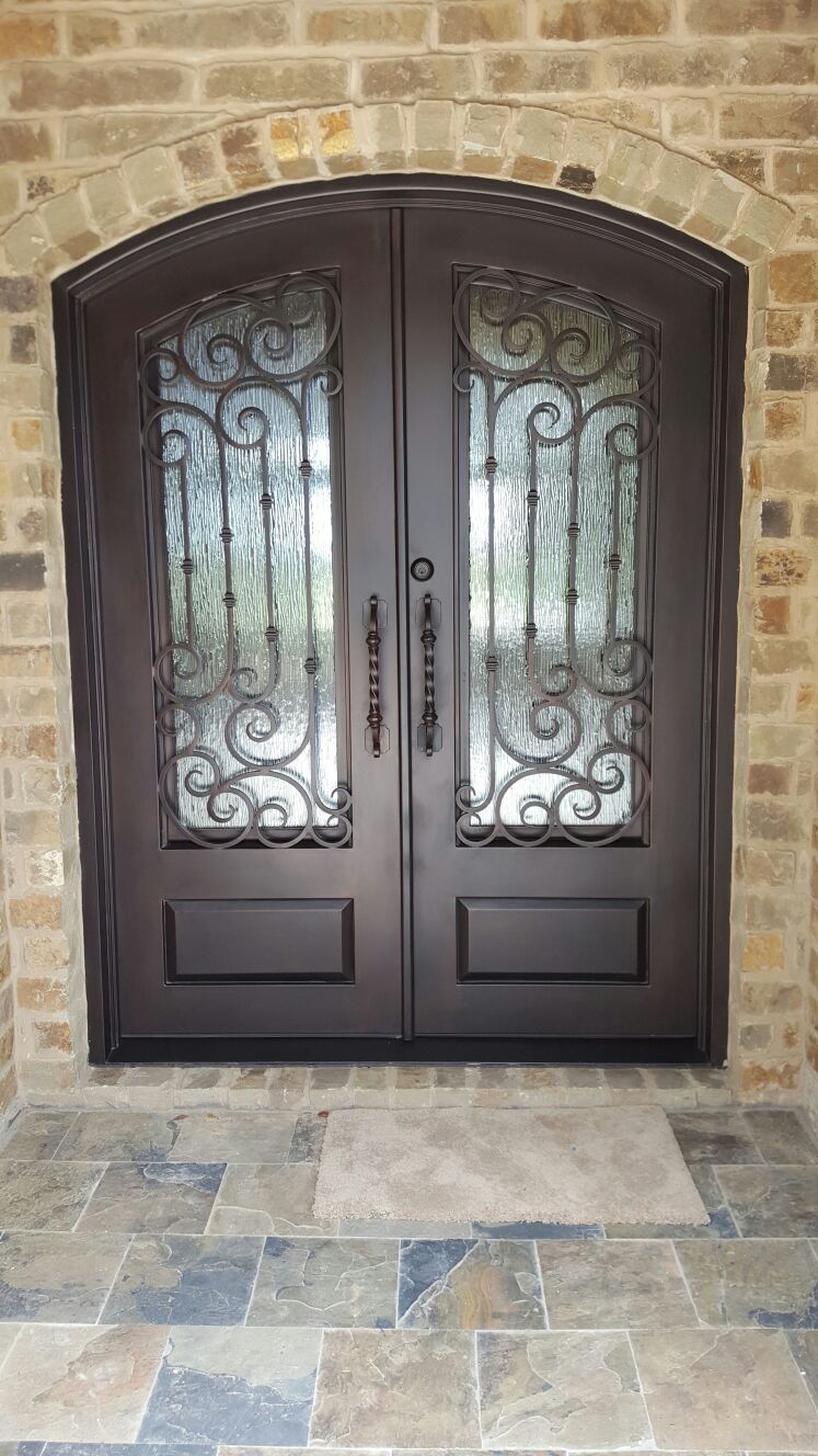 Puertas de hierro aisladas