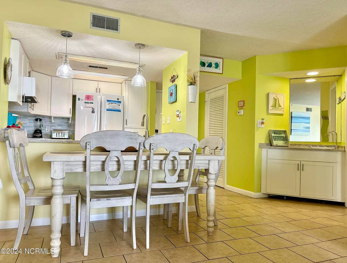 Luxury, Spacious 1 bedroom, well furnished