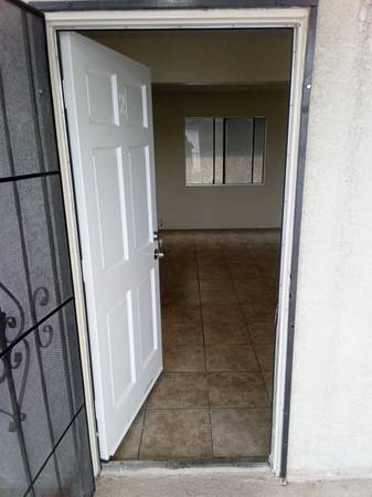 1 BEDROOM IN HAWTHORNE