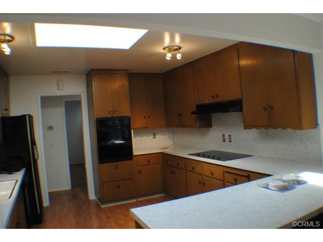 ROOM RENTAL LRG BEDROOM AND BATH INCL DIRECT TV INTERNET AND ALL UTILITIES 795.00