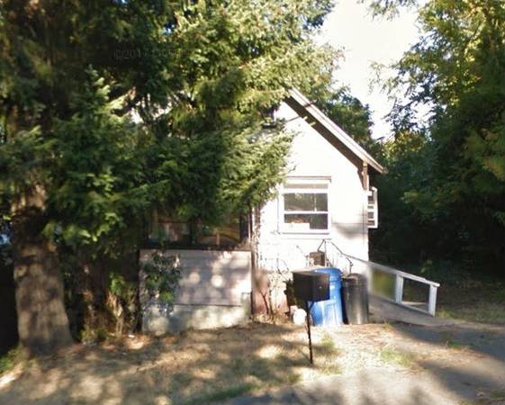 1 bedroom 1 bath fixer upper house in Seattle Washington!