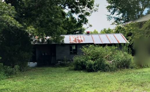 2 bedroom 1 bath fixer upper house in Waverly Virginia!