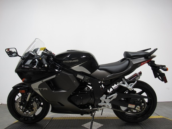Brand new Hyosung GT 250 crotch rocket for sale