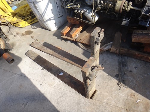 PAIR OF FORKS 42