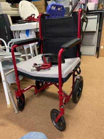 Medical Equipment for Seniors – Rollators, Wheelchairs, And more!