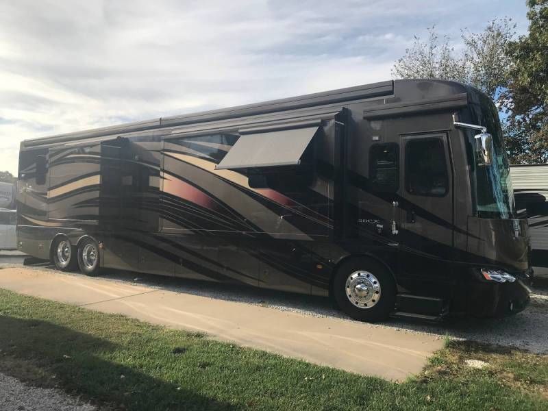 2011 Newmar Essex 4524 Spartan K2 Chassis * Cummins 500HP 49,000 Miles * Triple-Slide * Sleeps 4