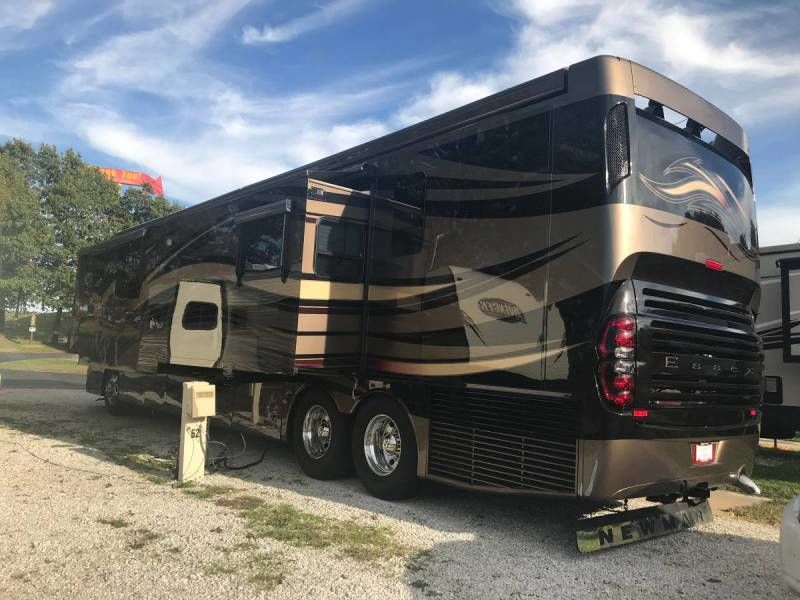2011 Newmar Essex 4524 Spartan K2 Chassis * Cummins 500HP 49,000 Miles * Triple-Slide * Sleeps 4
