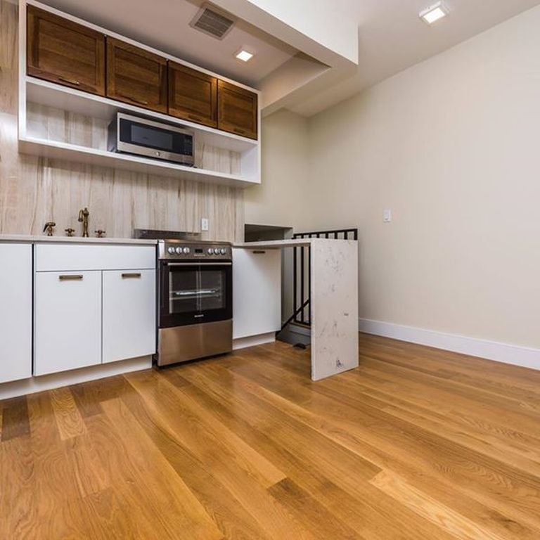 NEW RENOVATION HOUS E FOR SALE