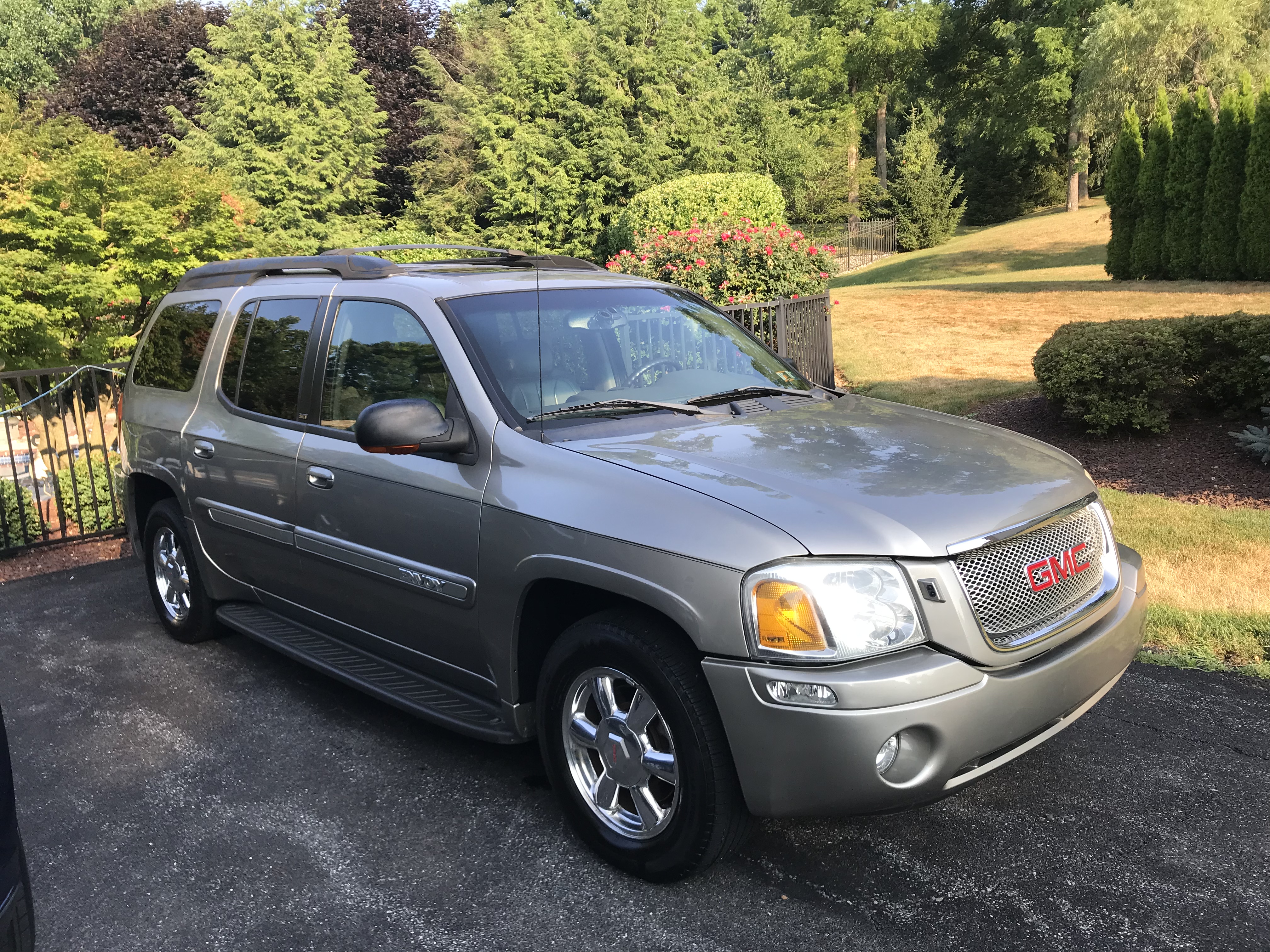 2003 GMC  EnvoyXL SLT For Sale. Great Condition!!