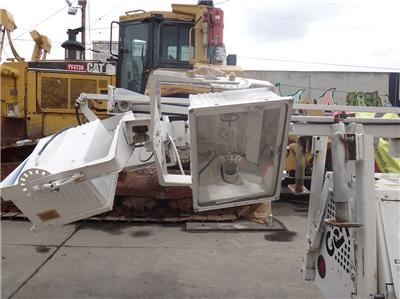 2001 GENIE TML LIGHT TOWER