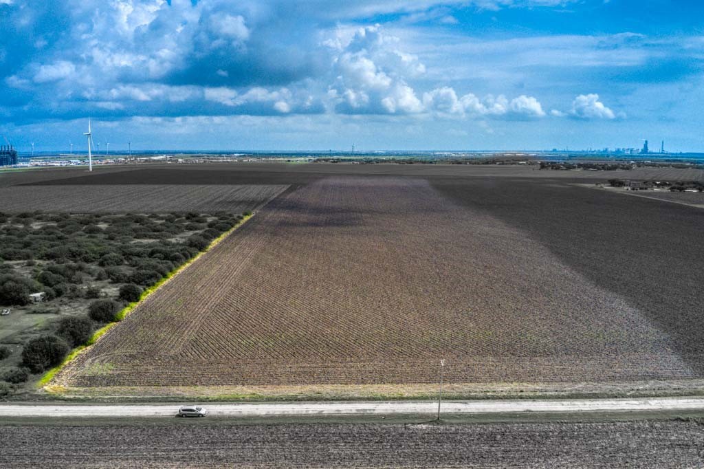 $2M FOR 127.6 ACRES W/MINERAL RIGHTS IN PORTLAND, TX
