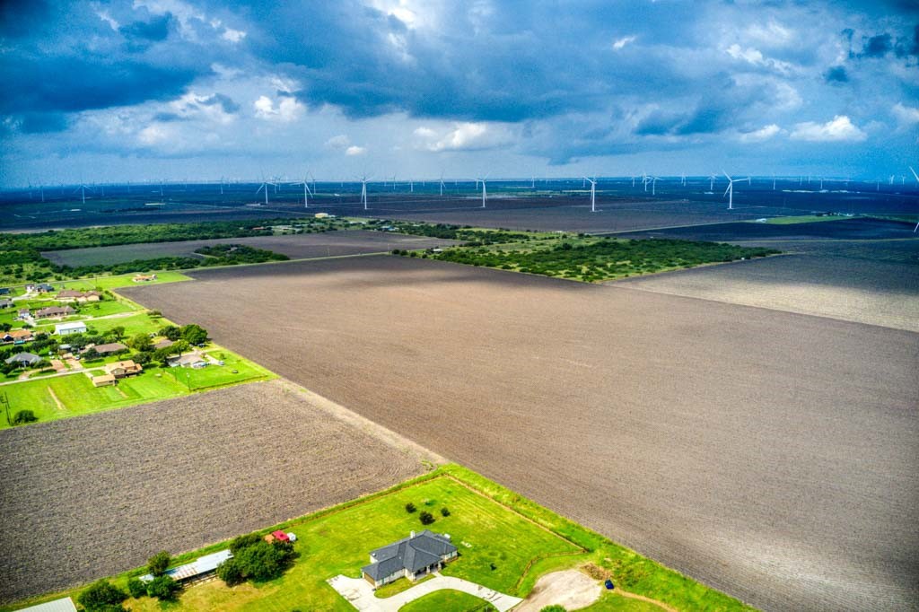 $2M FOR 127.6 ACRES W/MINERAL RIGHTS IN PORTLAND, TX