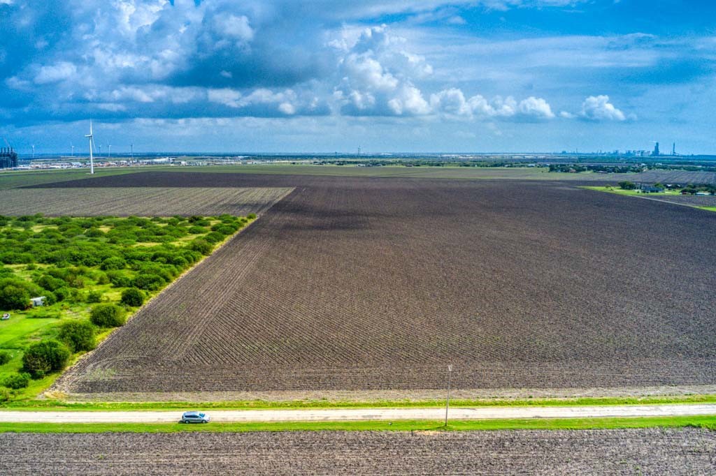 $2M FOR 127.6 ACRES W/MINERAL RIGHTS IN PORTLAND, TX