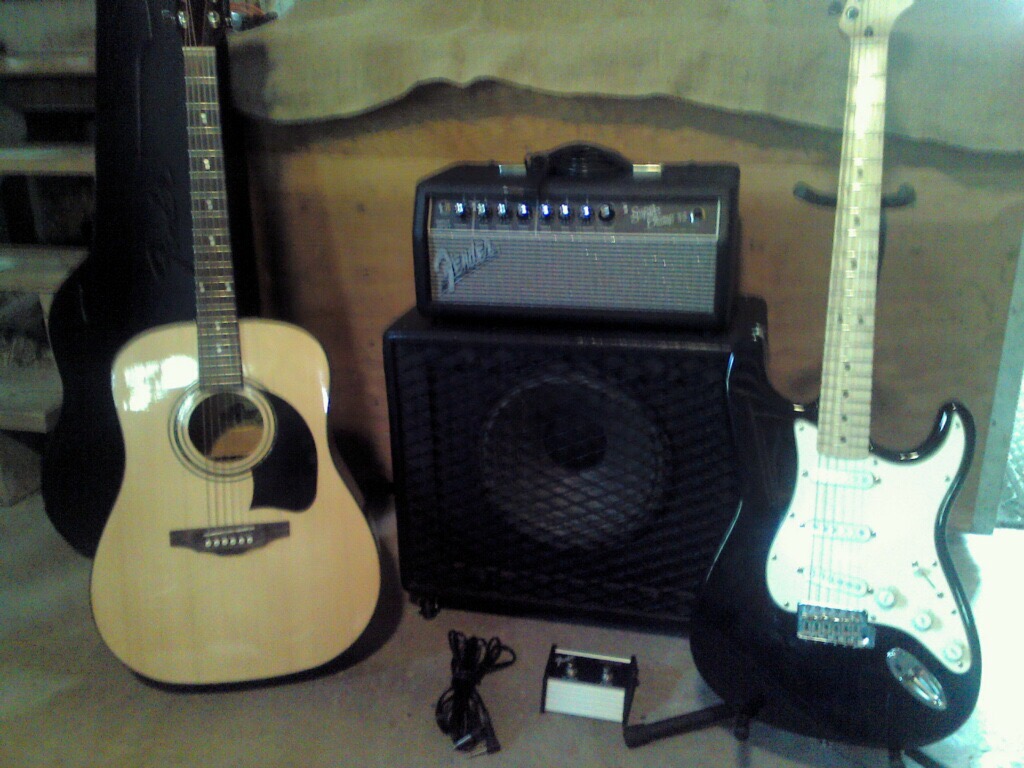 1990 Fender Stratocaster & Fender Amp + misc