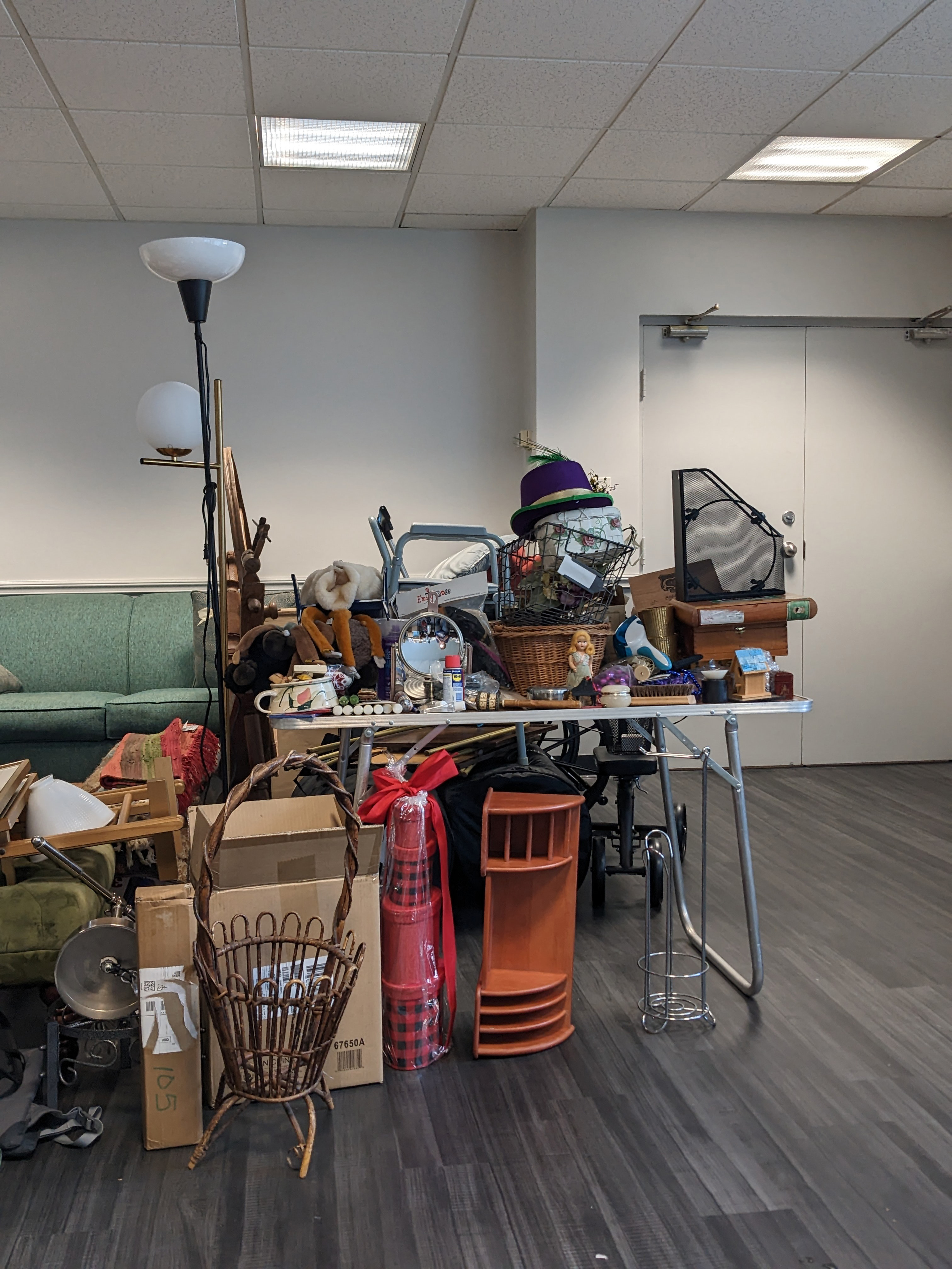 4401 Roland Ave Community Yard Sale