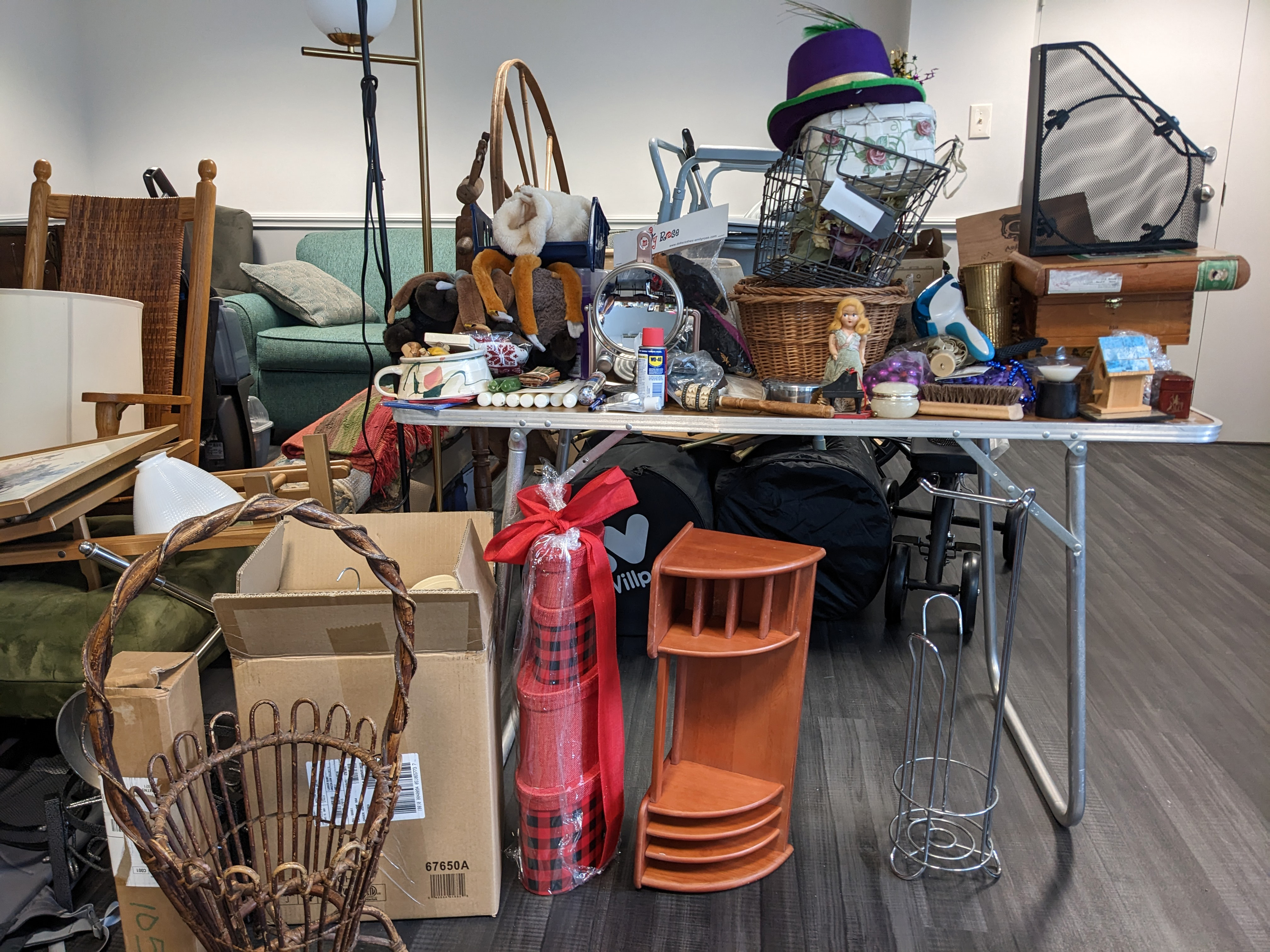 4401 Roland Ave Community Yard Sale