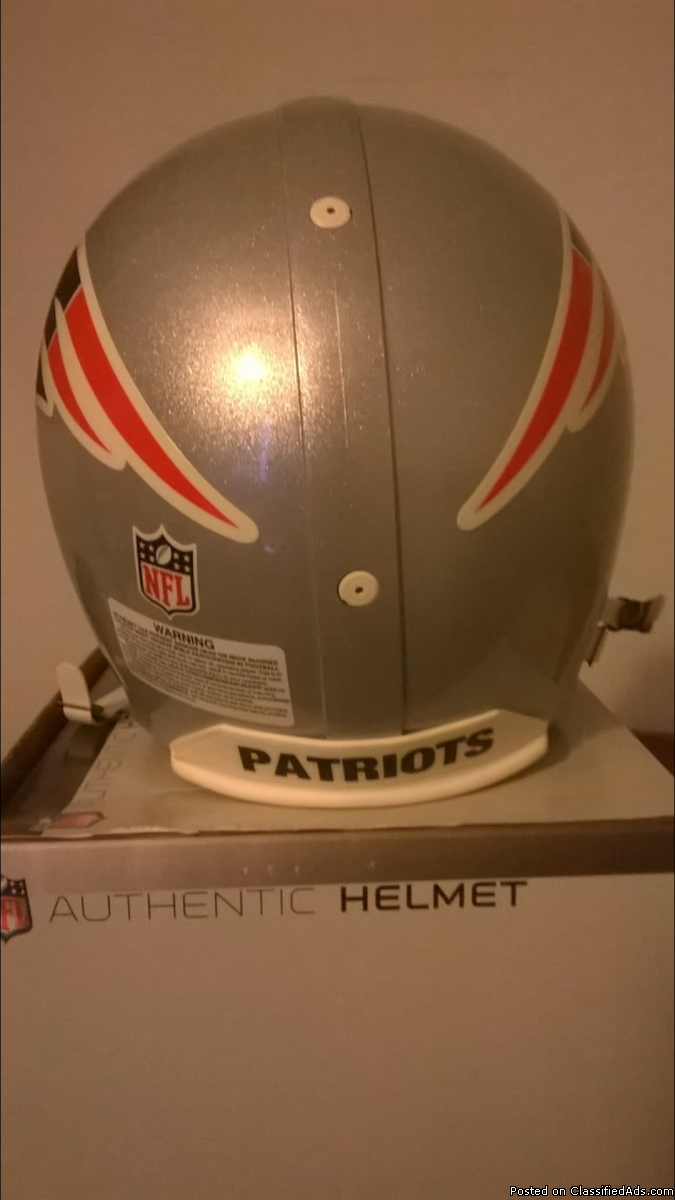 NFL Authentic Riddell   Full Size Helmet. The ultimate football helmet collectible.