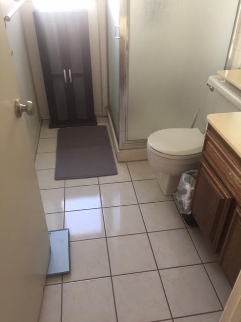 Fountain Valley room and bath for rent