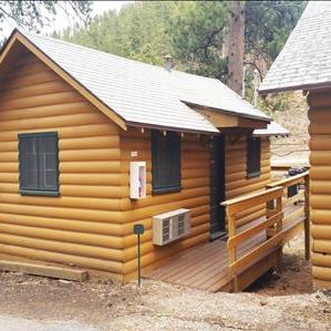 Ponderosa Pines Inn & Cabins