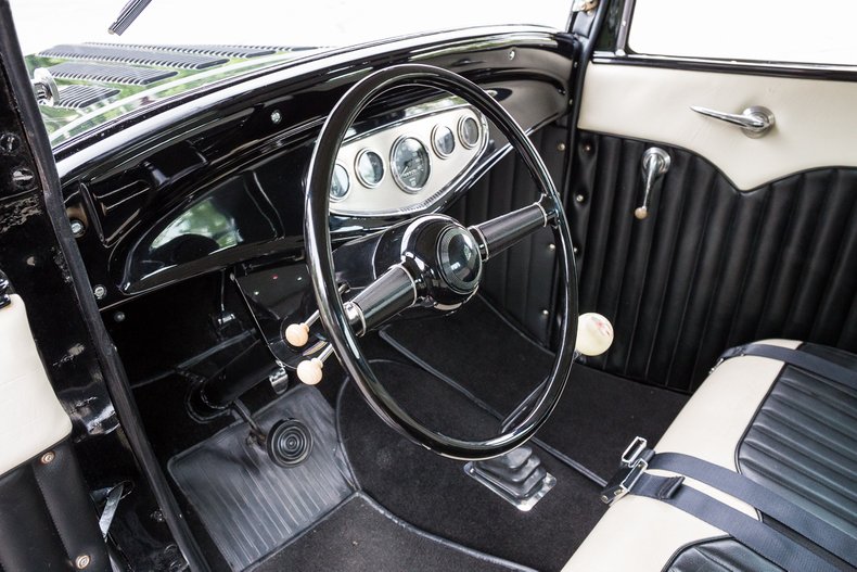 1932 Ford 5 Window Coupe