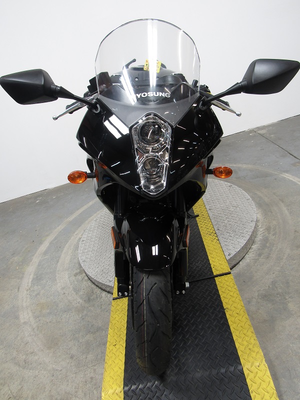 Brand new Hyosung GT 250 crotch rocket for sale