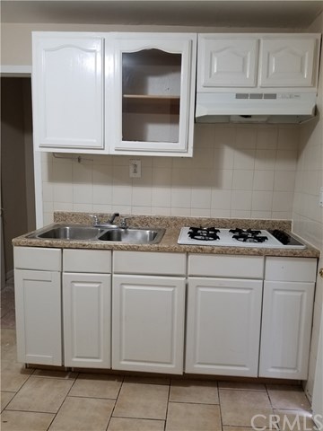 Studio Back House in Downey for $800 a Month!!!!