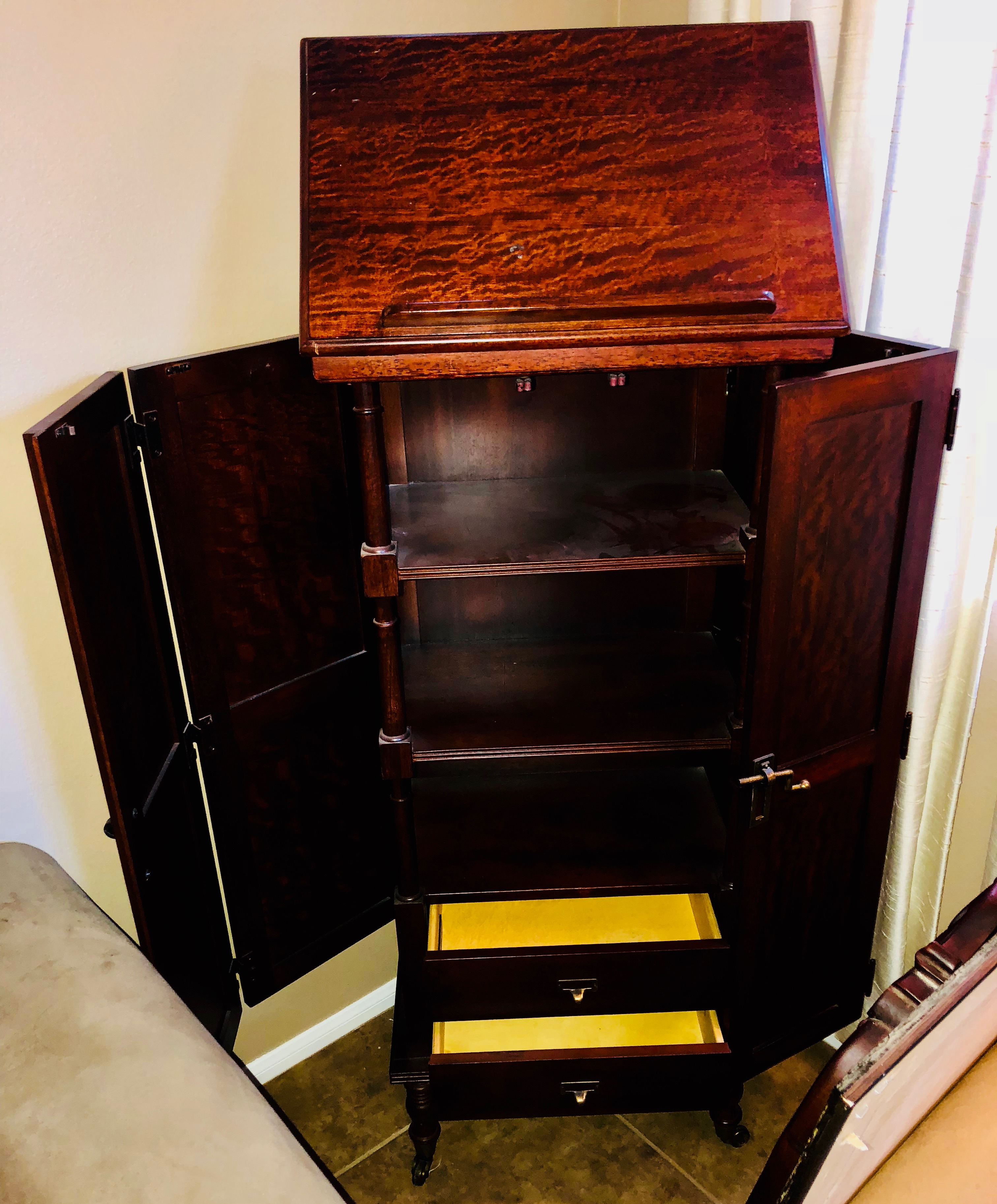 LL's ESTATE SALE