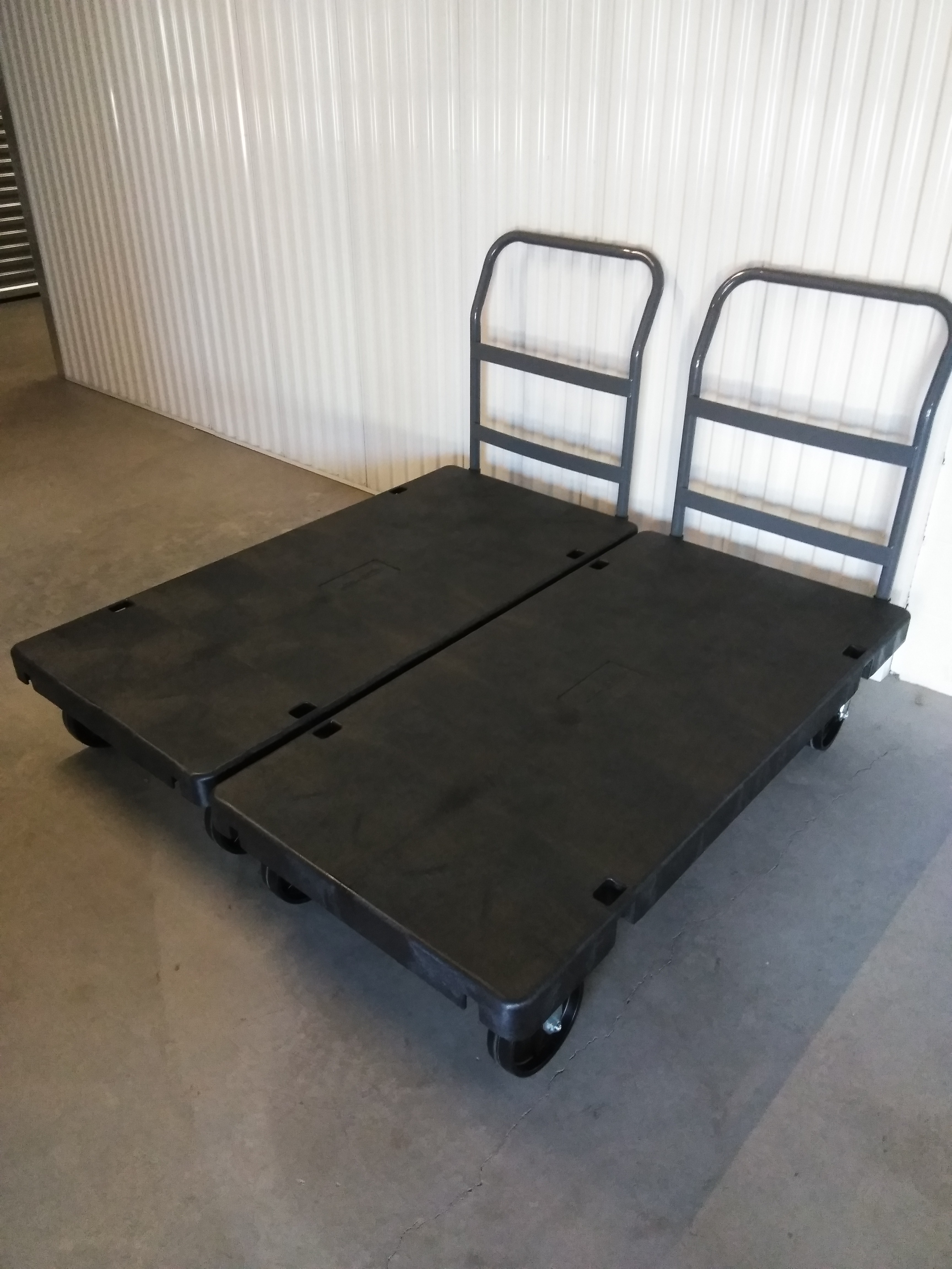 Looking for a storage? Us storage haves all sizes available. Call today