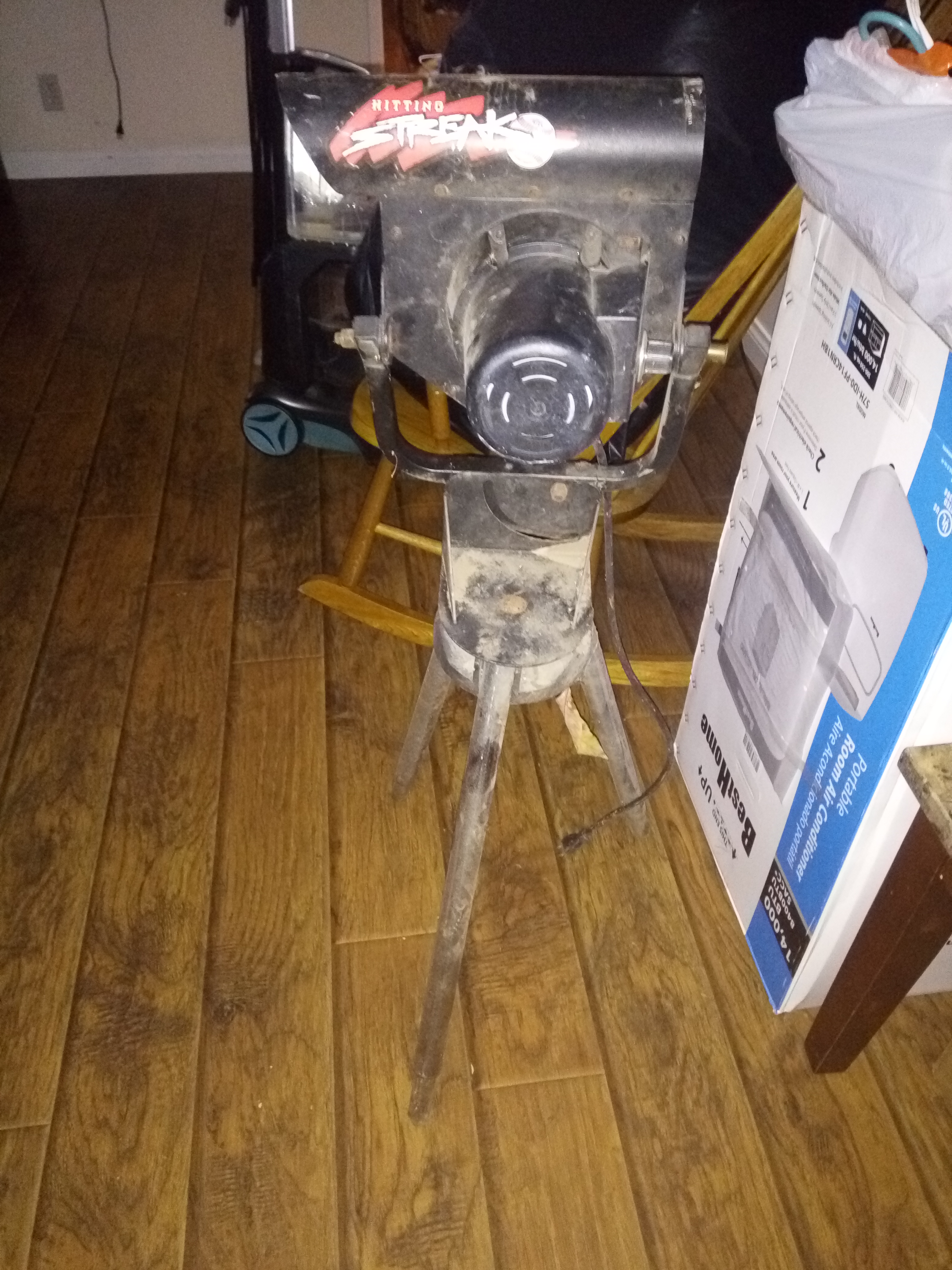Pitching machine