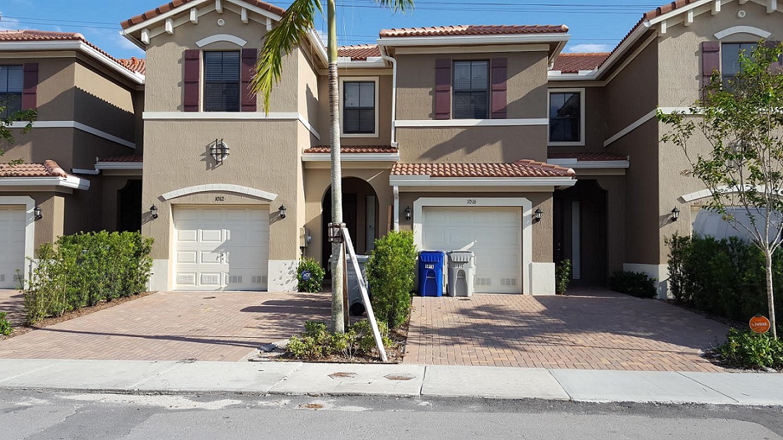 AWESOME 3-BEDROOM UNIT at POMPANO BEACH! MUST SEE!!!