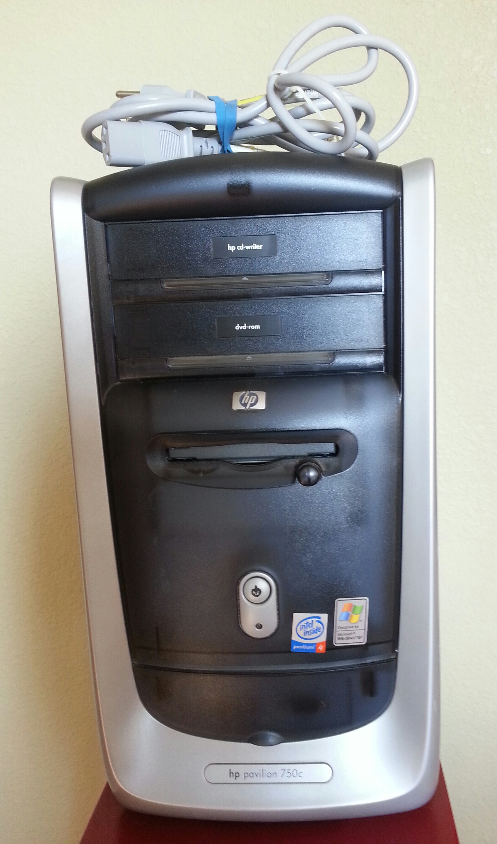 HP Pavilion 750c Desktop Computer