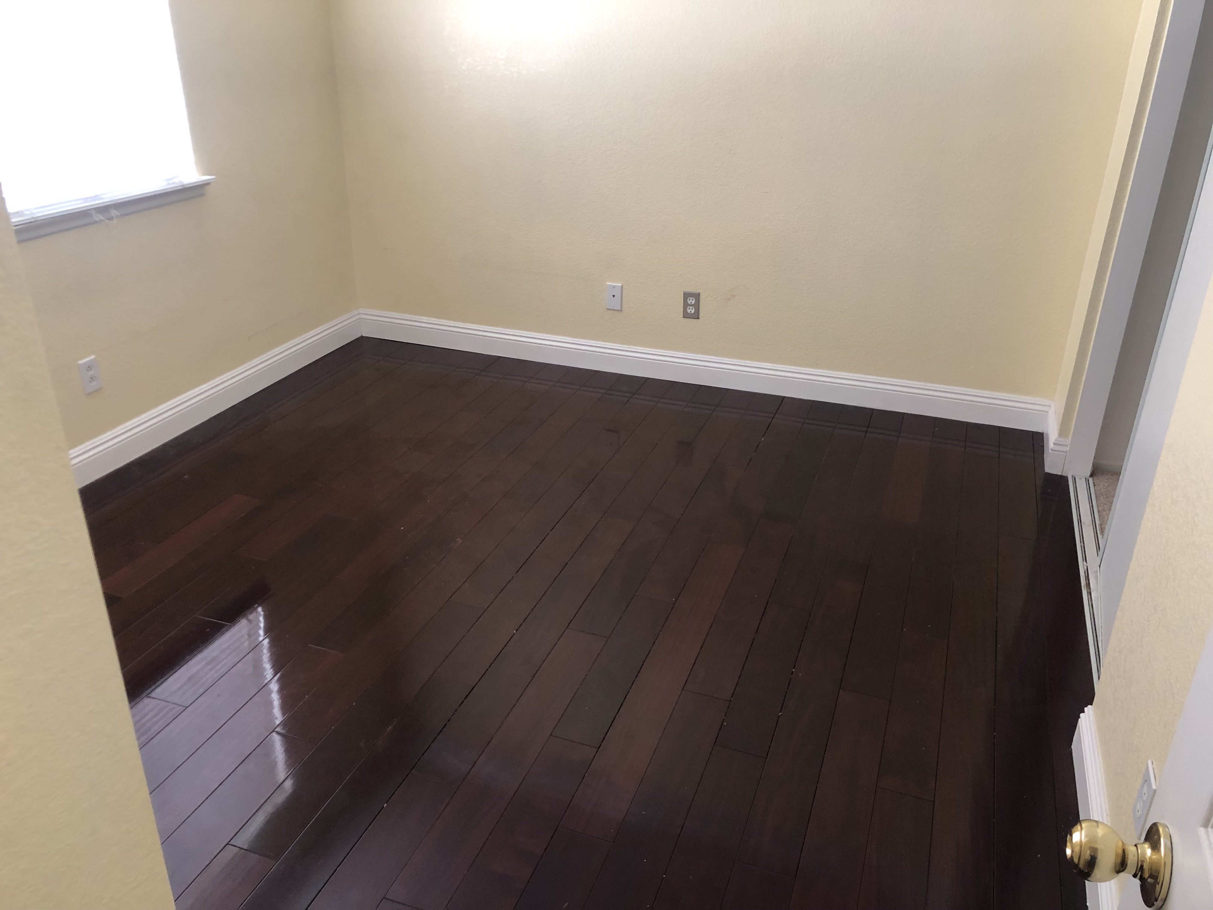 Pennysaver Room For Rent With Private Bathroom In Riverside