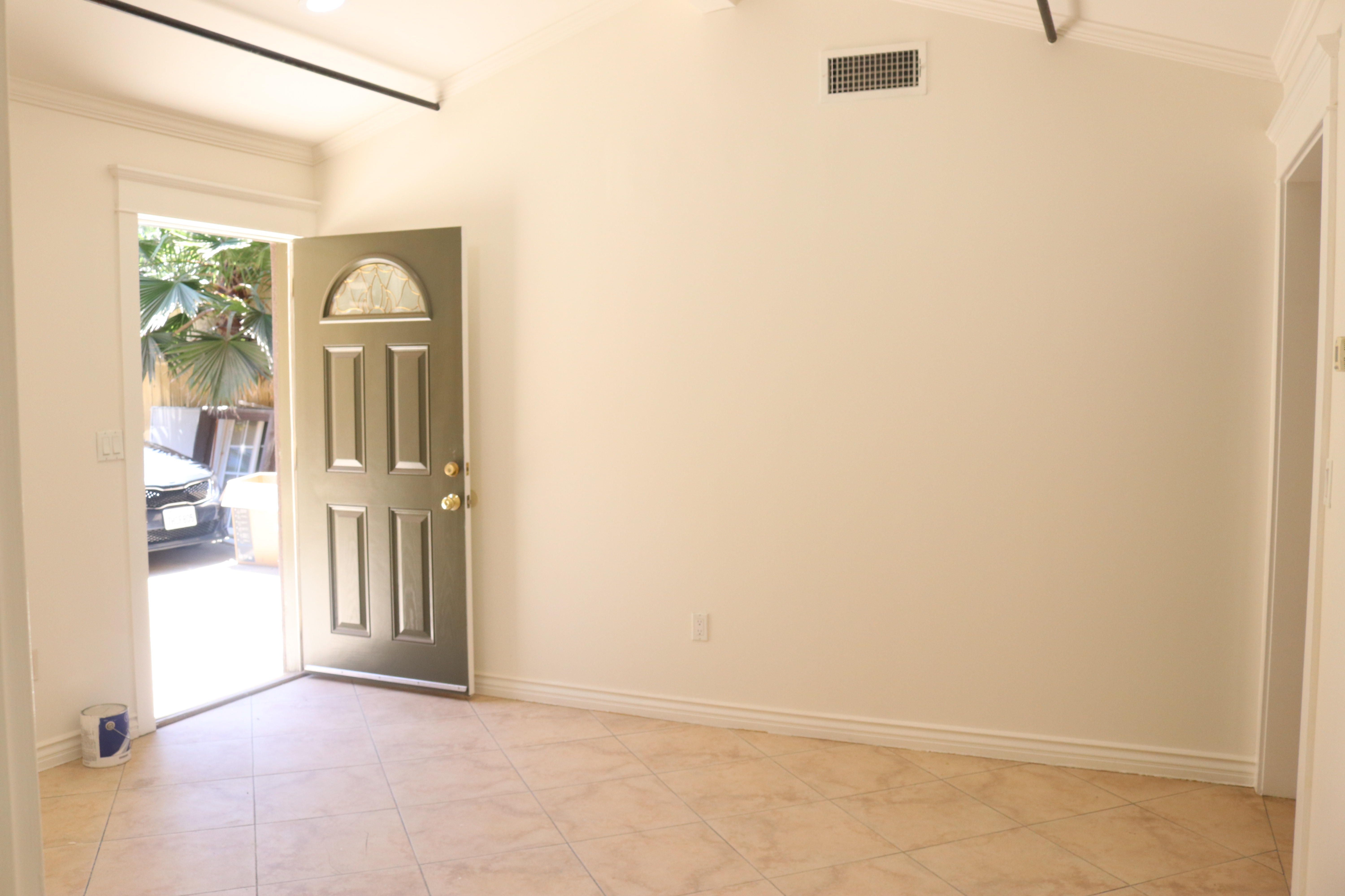 Prime 2/2B  Reseda Home with backyard $2795