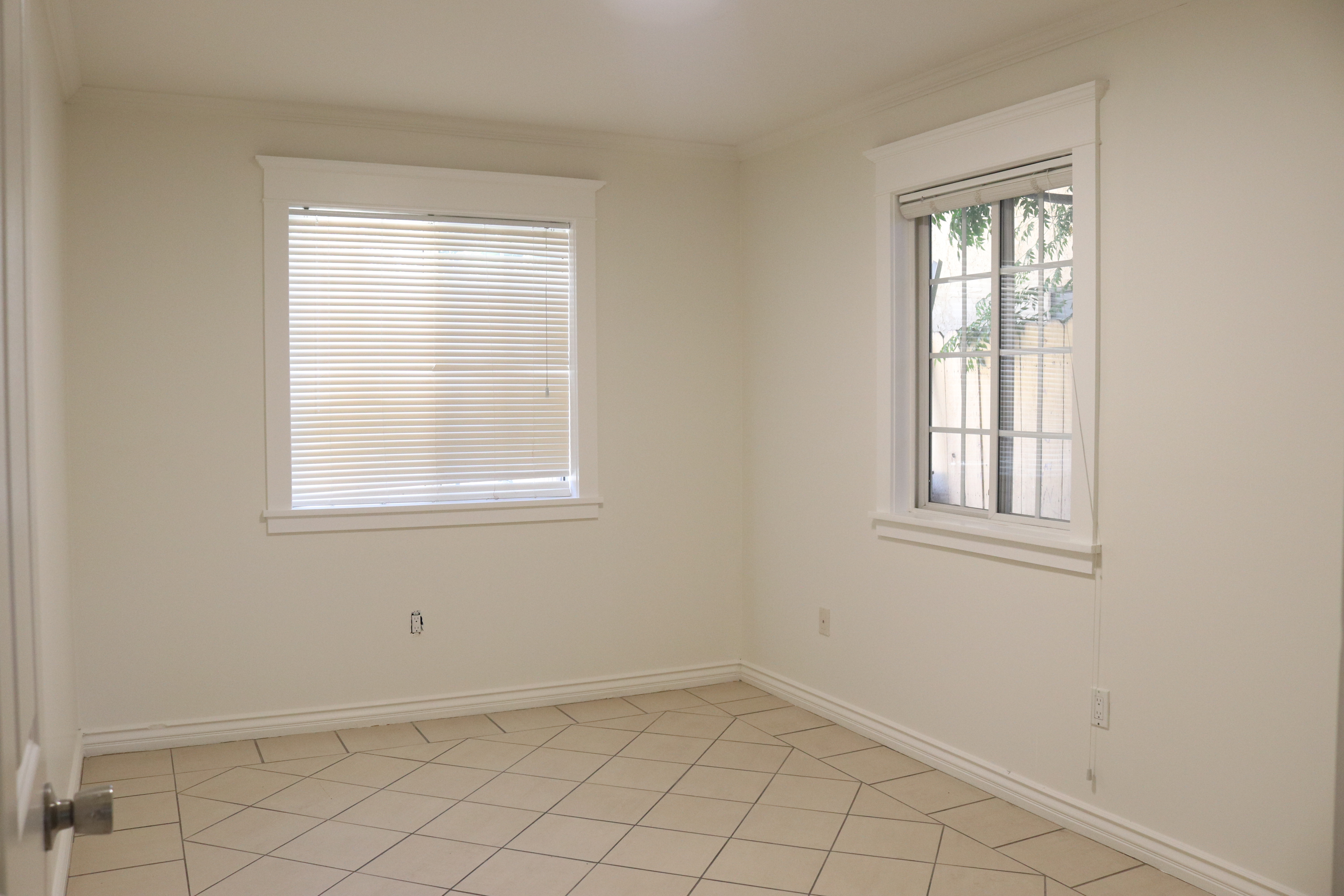 Prime 2/2B  Reseda Home with backyard $2795