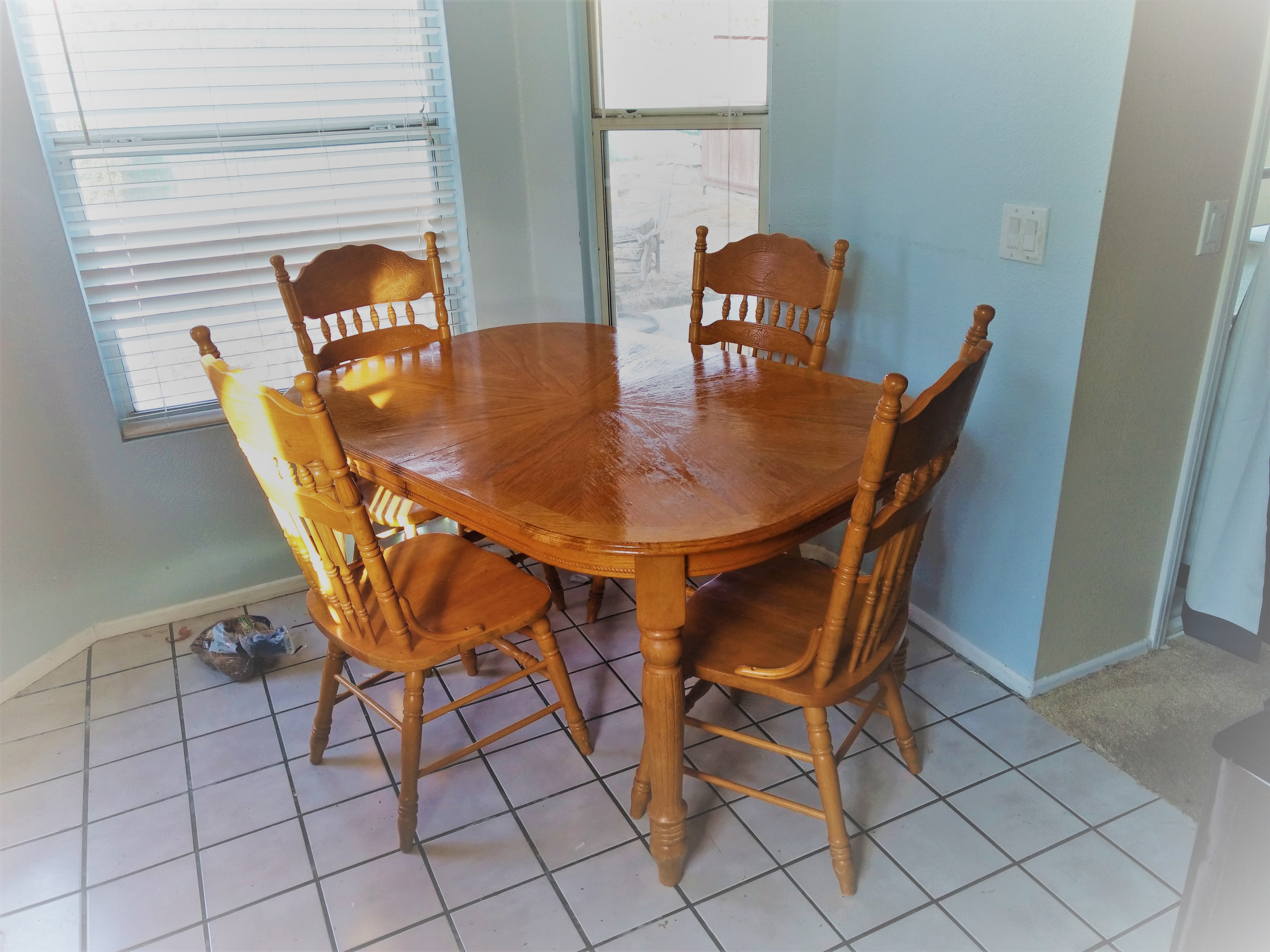 oak dinning table