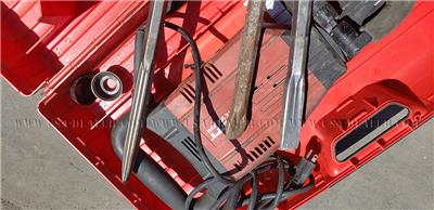 HILTI TE 905-AVR HEAVY DUTY DEMMO HAMMER W/CASE AND 3 BITS