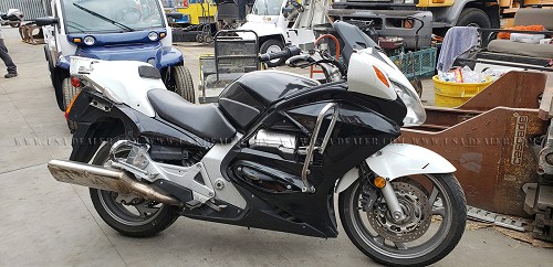 2005 HONDA ST1300 MOTORCYCLE