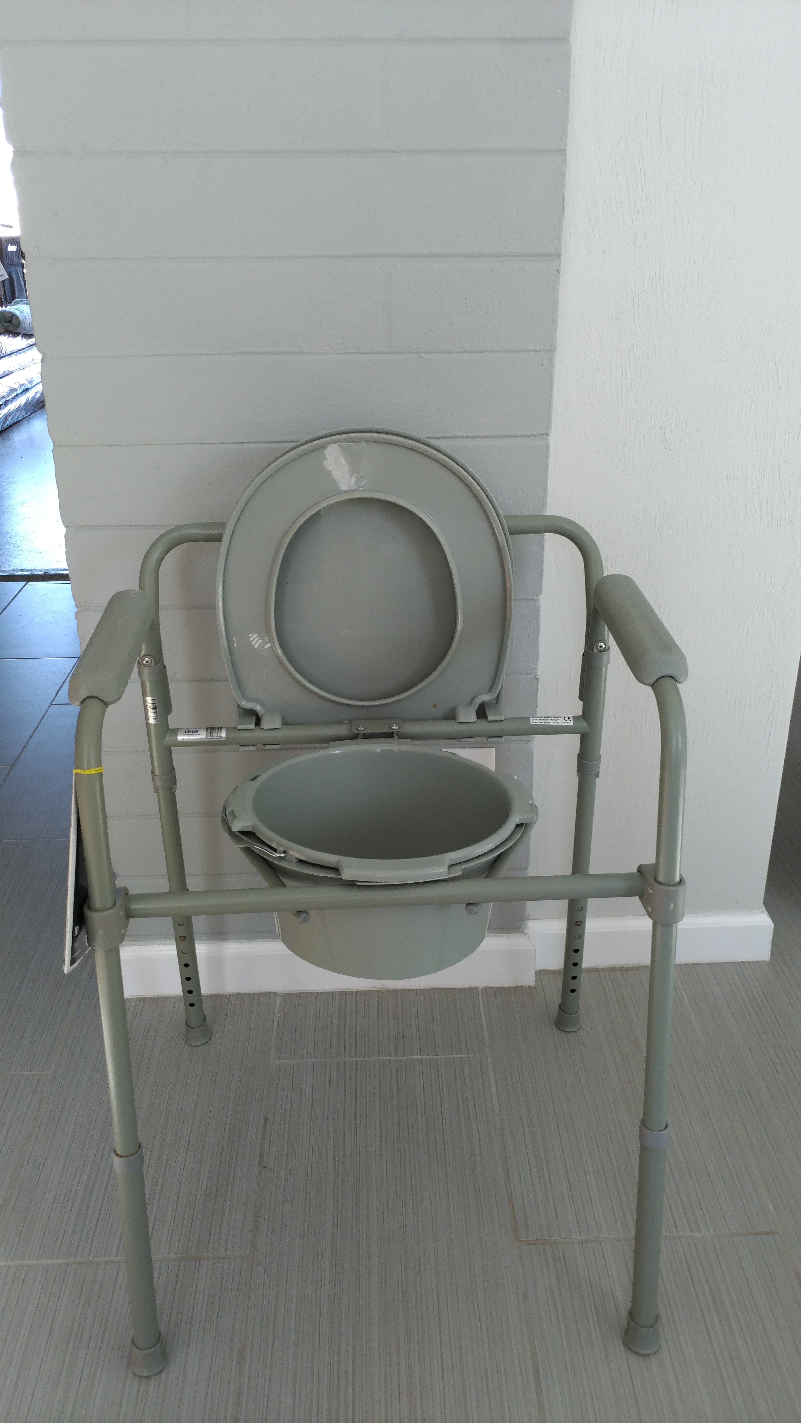 Bedside commode