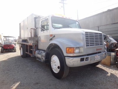 1992 INTERNATIONAL TRUCK 4600 WITH AIR COMPRESSOR